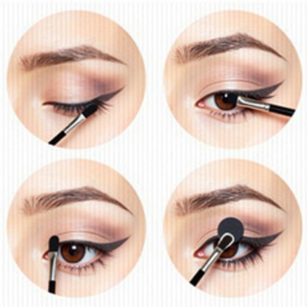 Applying Eyeshadow with a Crease Brush